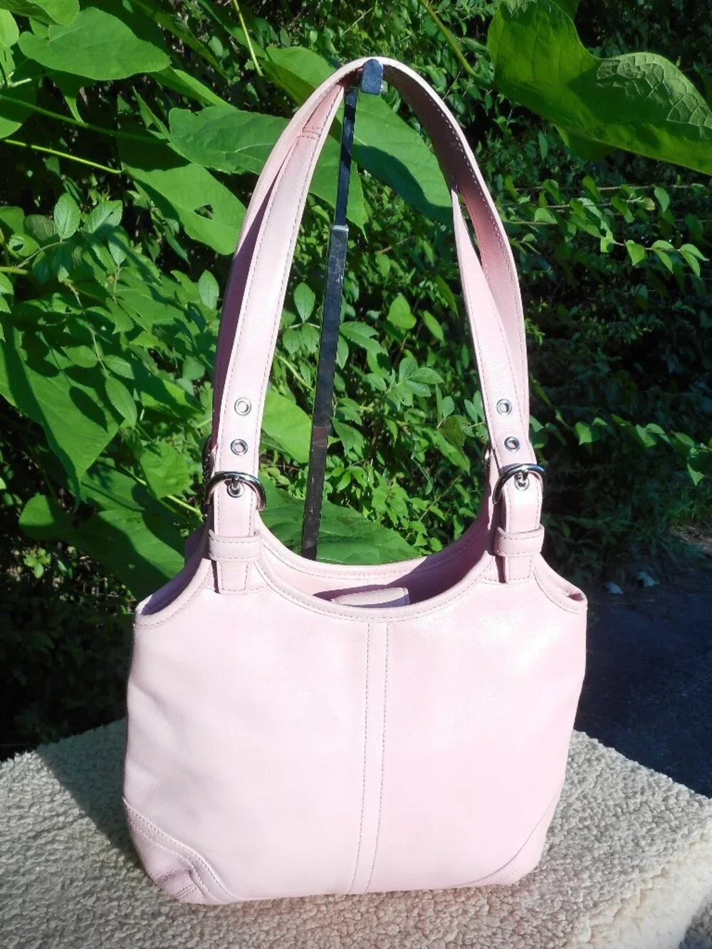 Vintage Coach Coach Soho Slim Hobo 4983, EUC in Pink